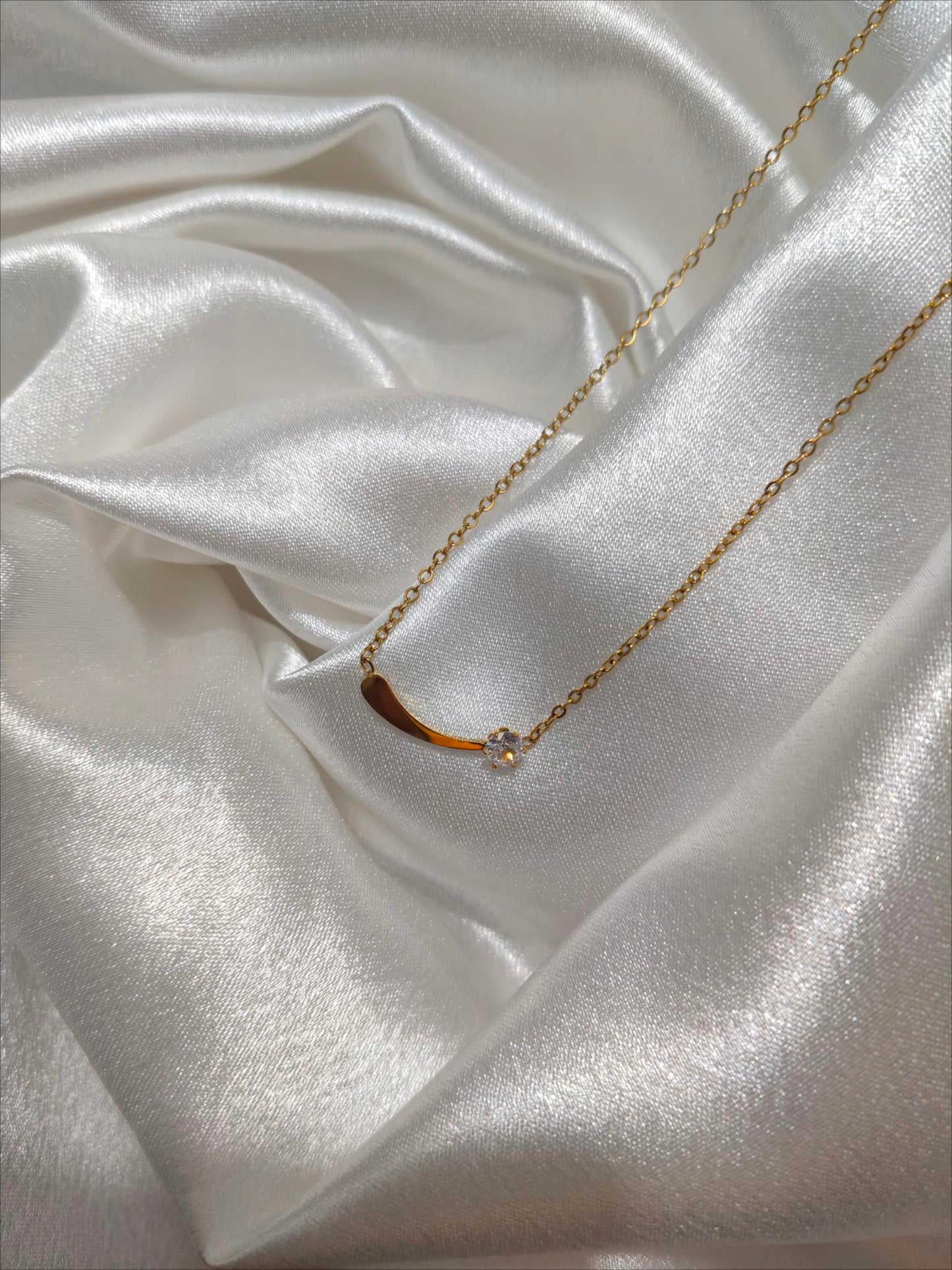 DIVINE NECKLACE