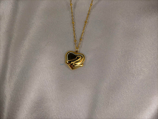 HEART CUDDLES NECKLACE