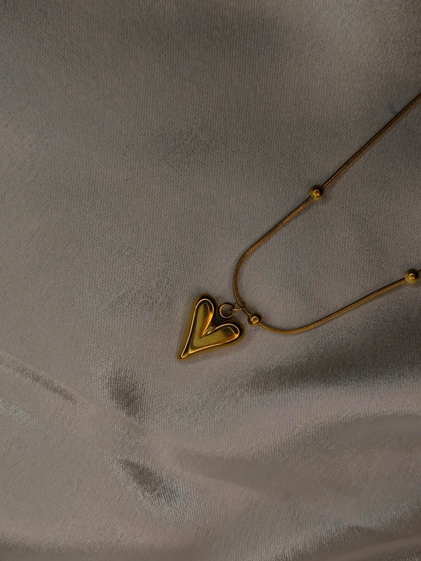 MYSTIC HEART NECKLACE