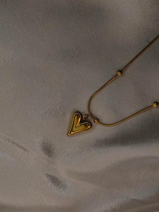 MYSTIC HEART NECKLACE