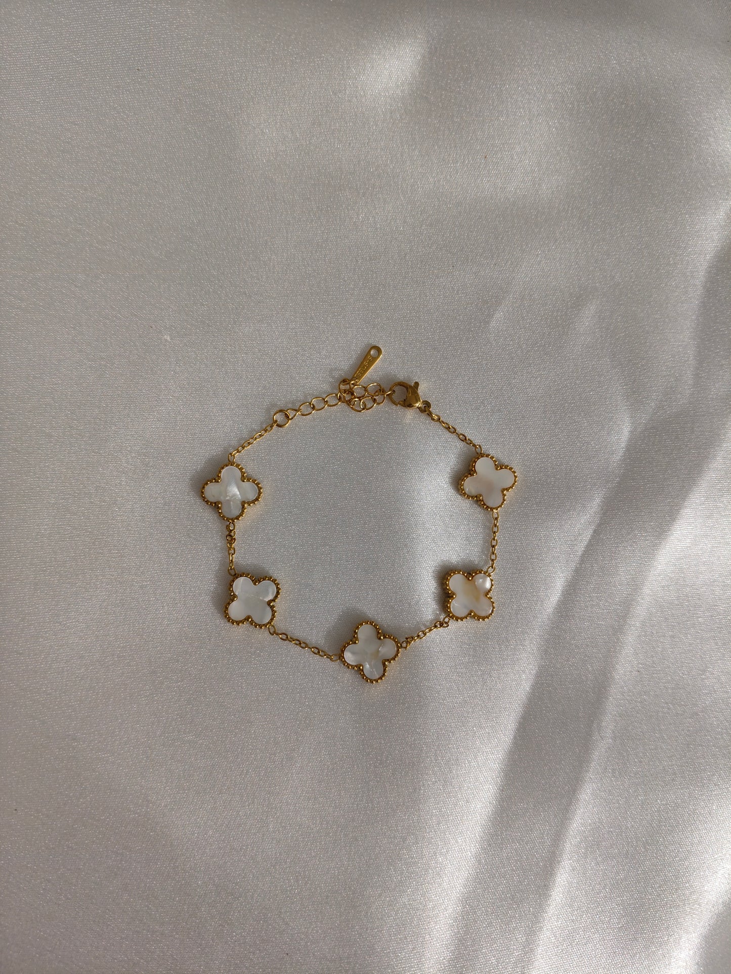 WHITE CLOVER BRACELET