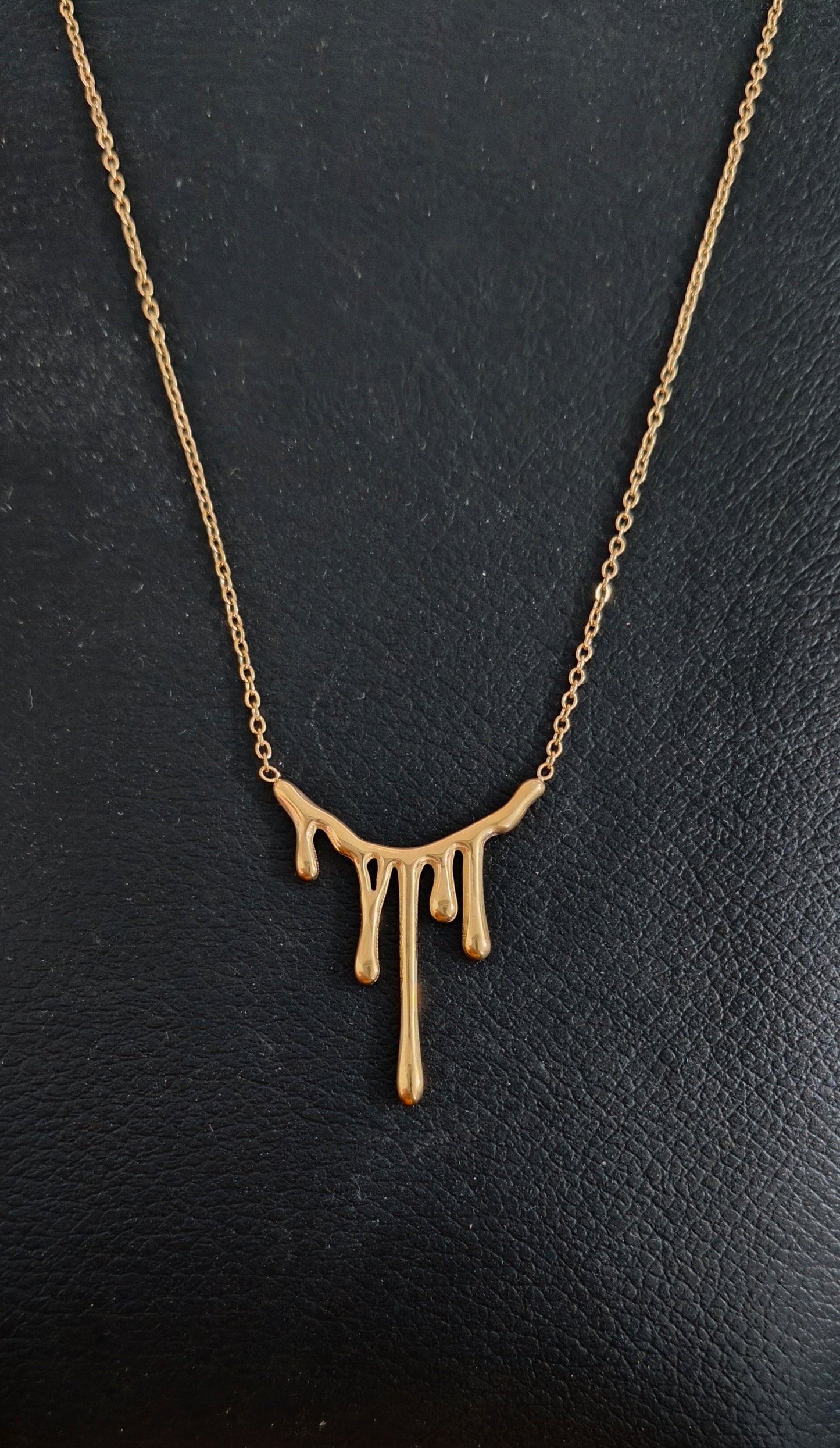 DRIP NECKLACE