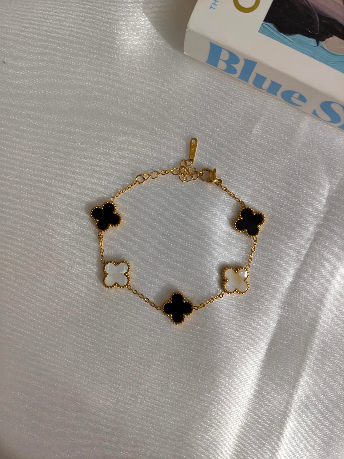 3 IN 1 CLOVER BRACELET