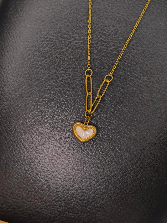 SOFT SPOT NECKLACE