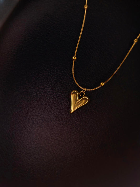 MYSTIC HEART NECKLACE