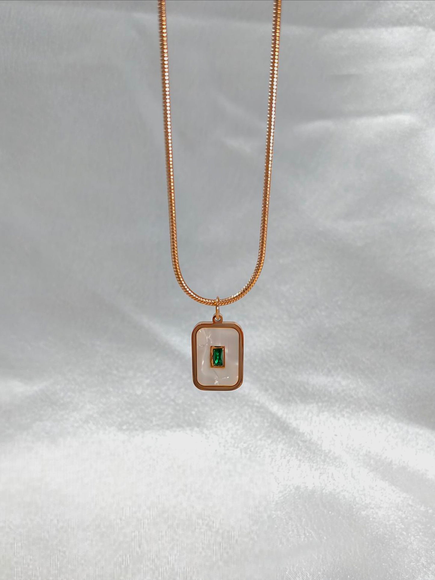 MEADOW SHINE NECKLACE