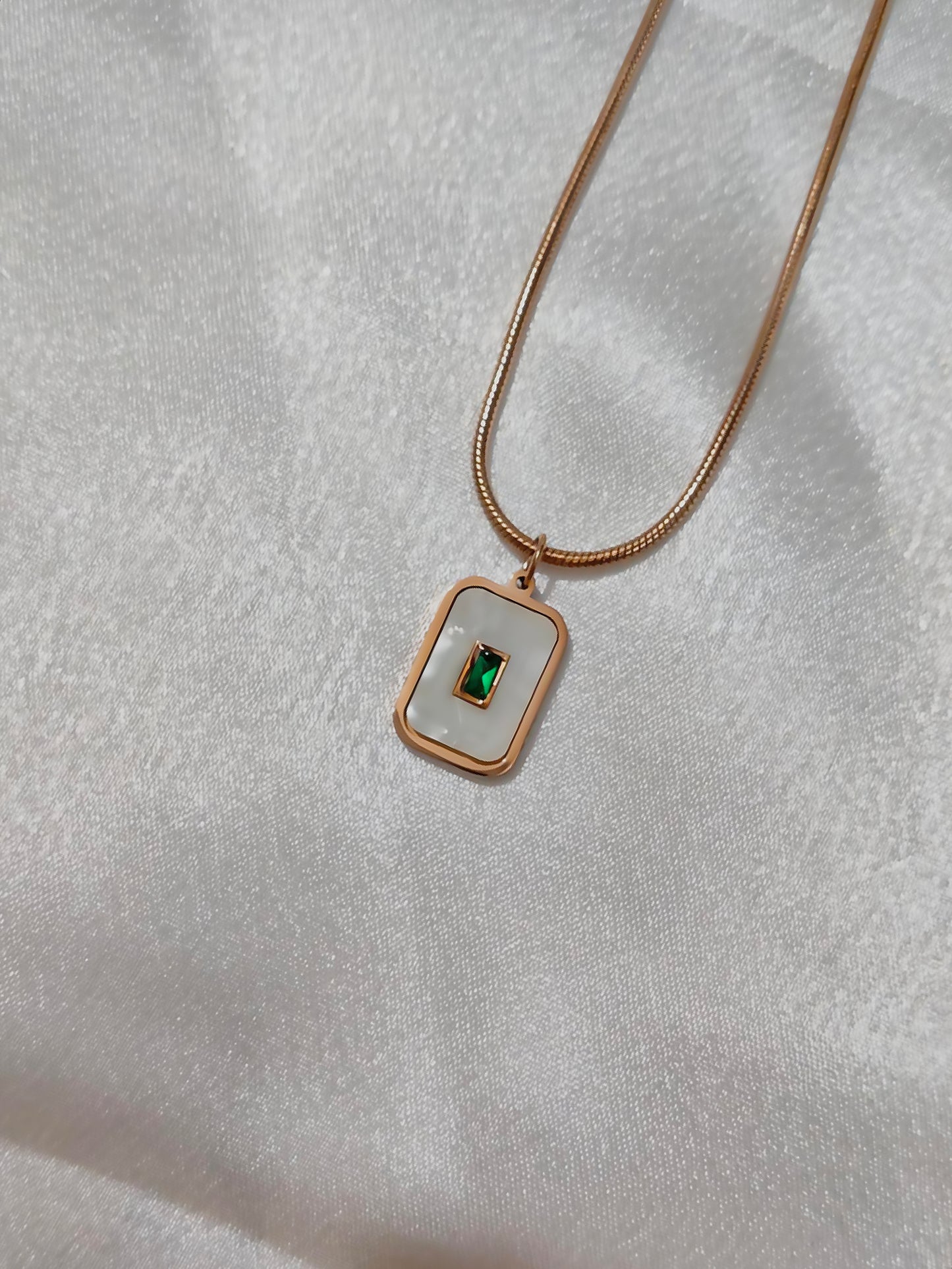 MEADOW SHINE NECKLACE