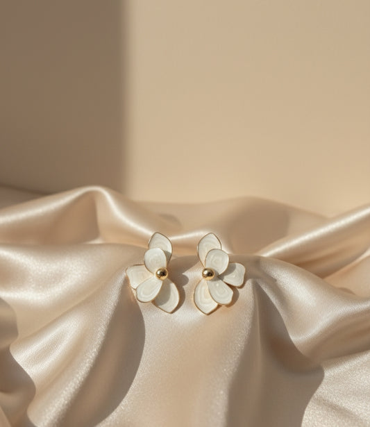 SOFT BLOOM EARRINGS