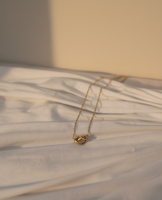 KNOT NECKLACE