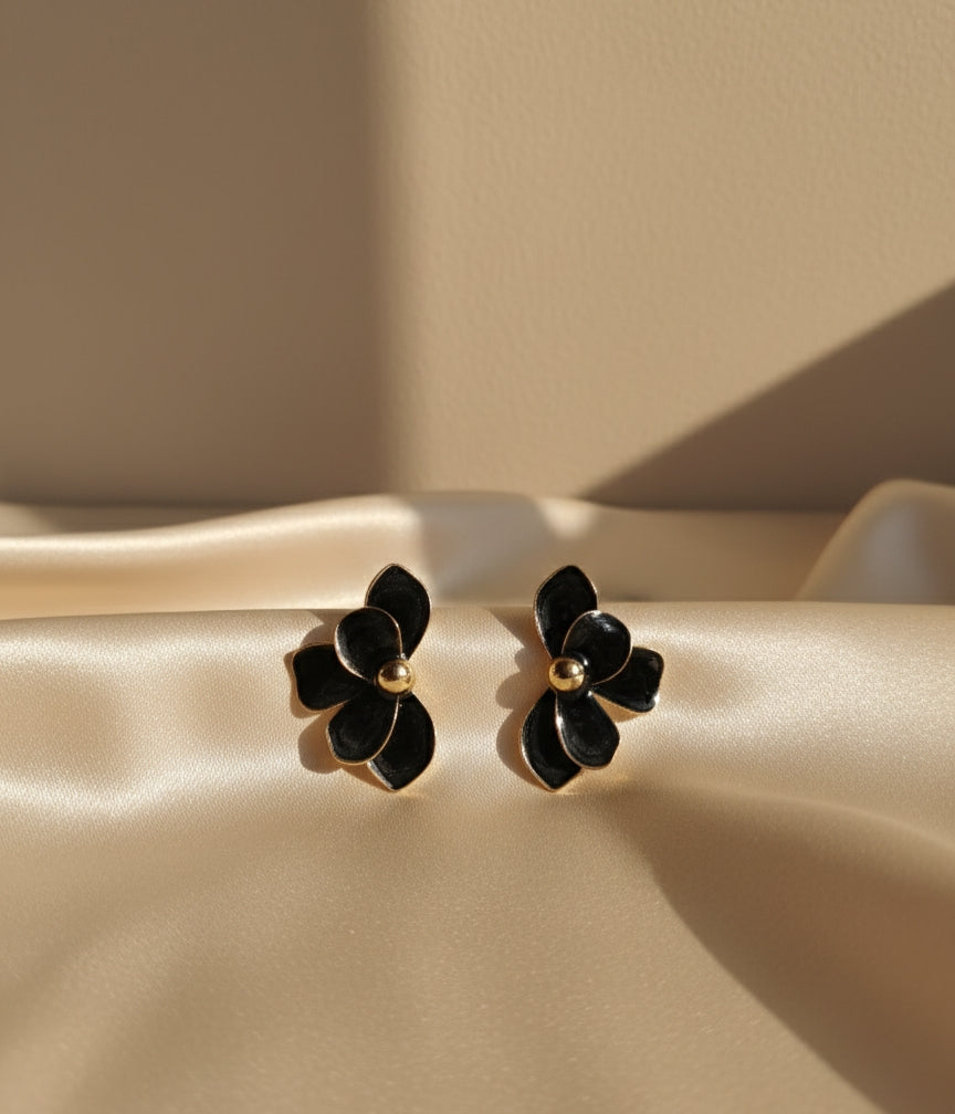 SOFT BLOOM EARRINGS