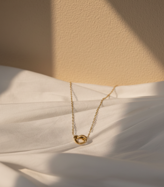 KNOT NECKLACE